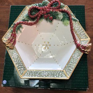 Fitz & Floyd Winter Holiday Santa 11.5" Hexagonal Serving Bowl in Original Box